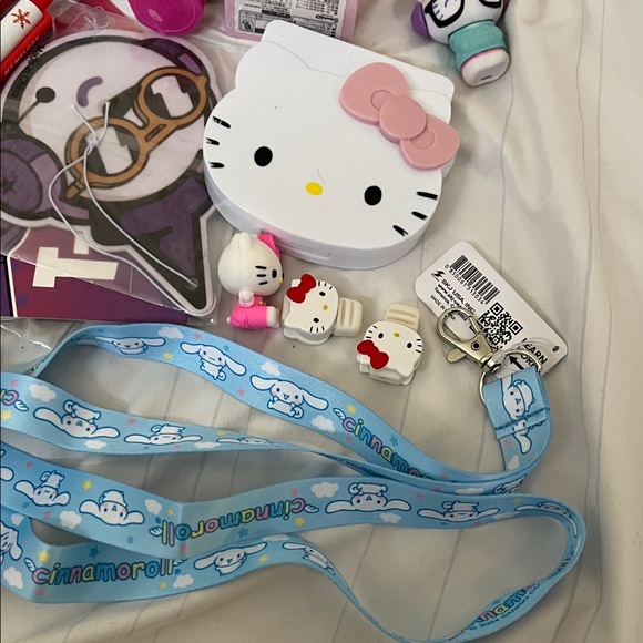 SALE! Hello Kitty and Friends bundle - Picture 3 of 7